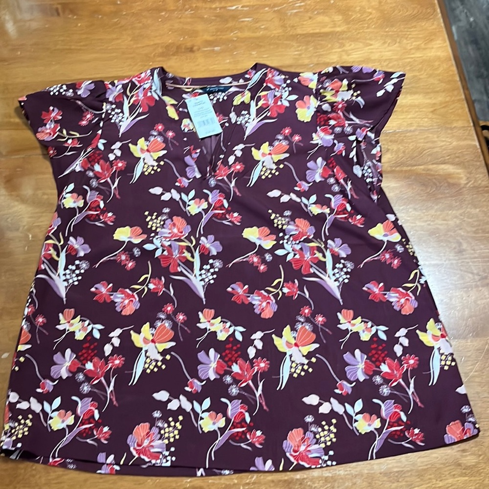 Denver Hayes Floral V-Neck Short Sleeve Blouse - Picture 1 of 10